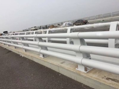 道路防撞護欄 白色