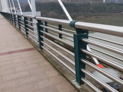 <b>不銹鋼橋梁護欄 1.2m 綠色</b>